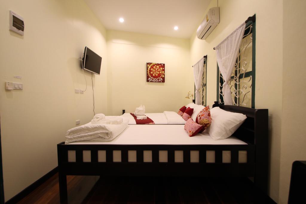 Srisomboon Hostel Trang Exterior foto