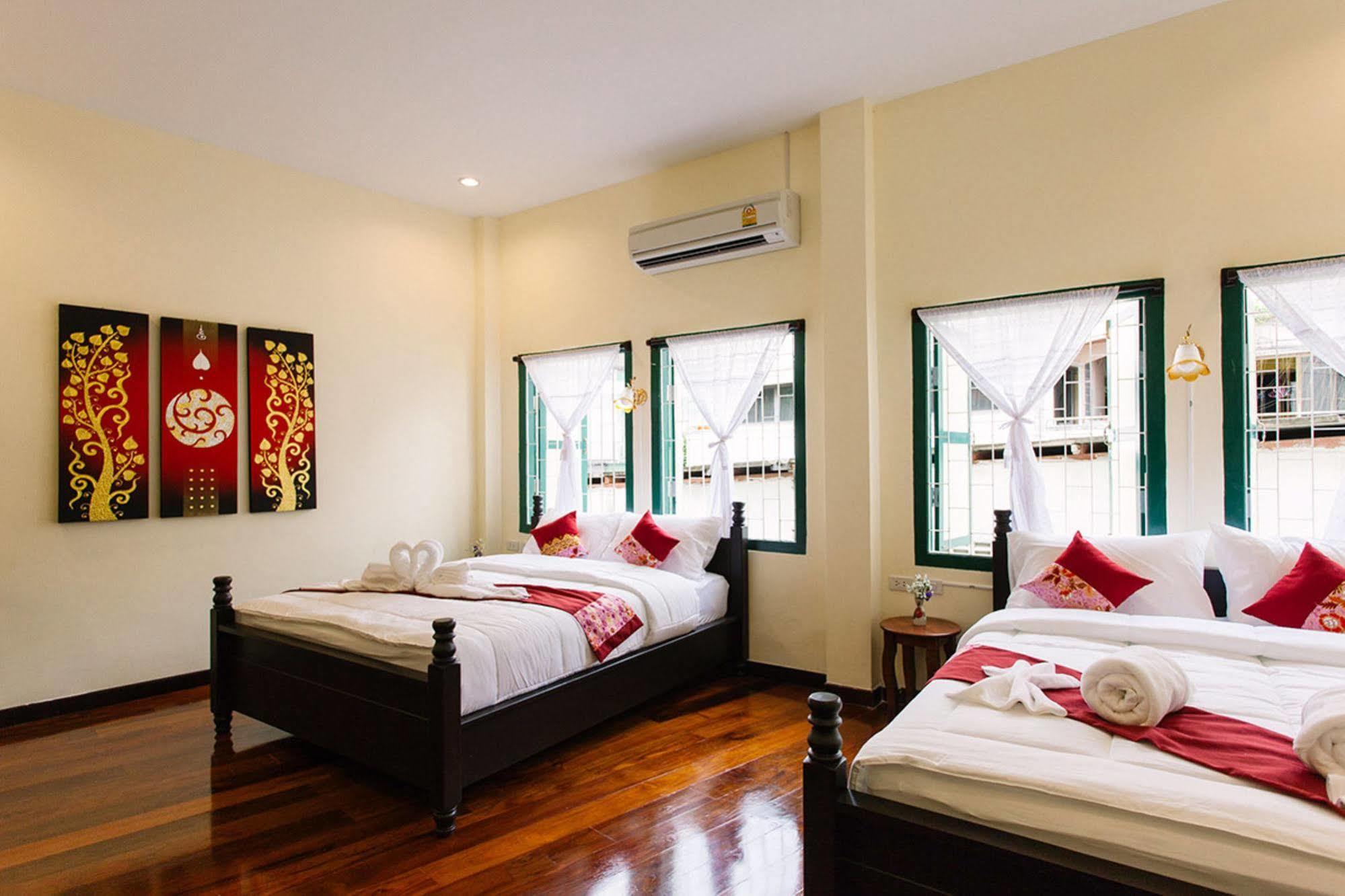 Srisomboon Hostel Trang Exterior foto